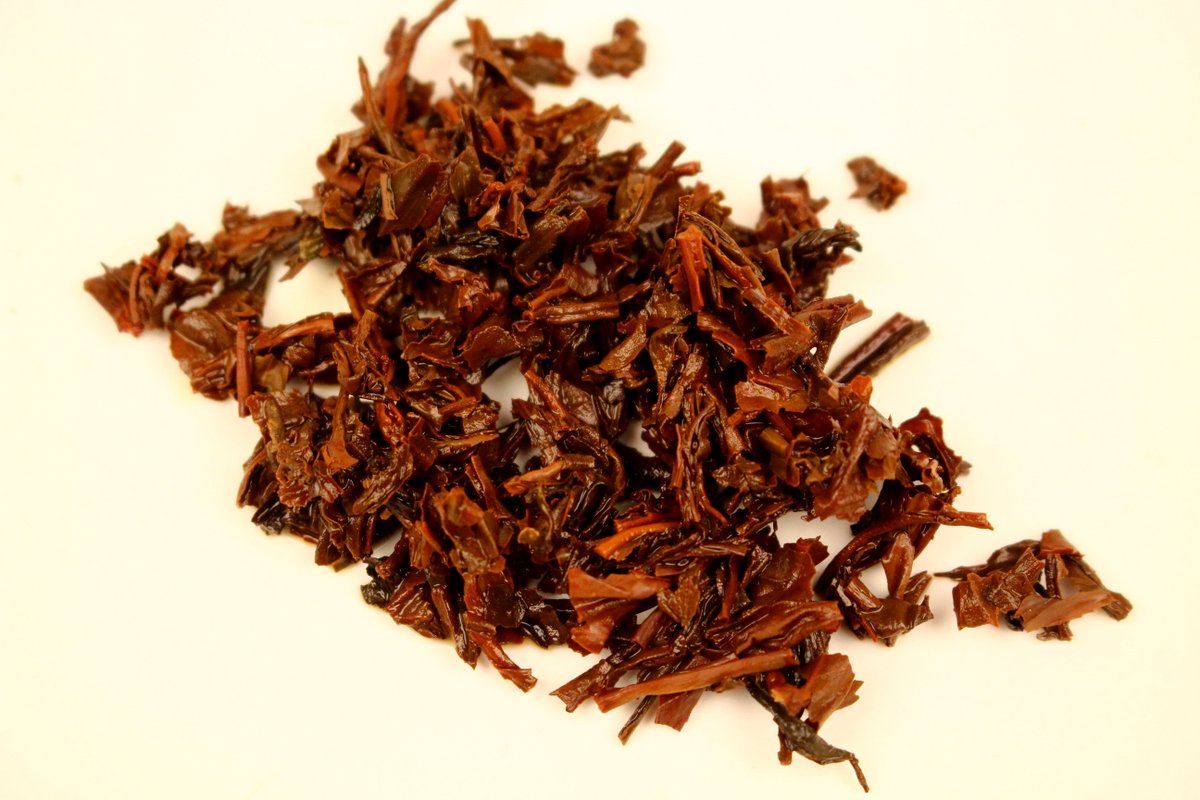Banana Flavoured Loose Leaf Black Tea Gently Stirred