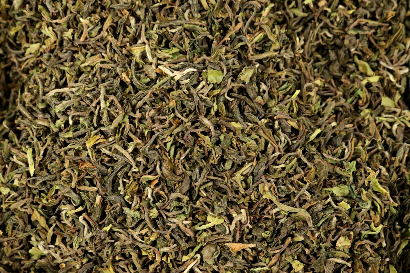 Darjeeling Puttabong Early 1st Flush Organic SFTGFOP Grade 1 2019 Gently Stirred