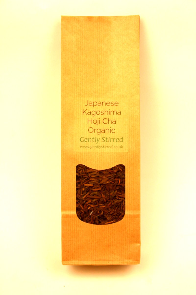 Japanese Kagoshima Hoji Cha Organic Leaf Tea Gently Stirred