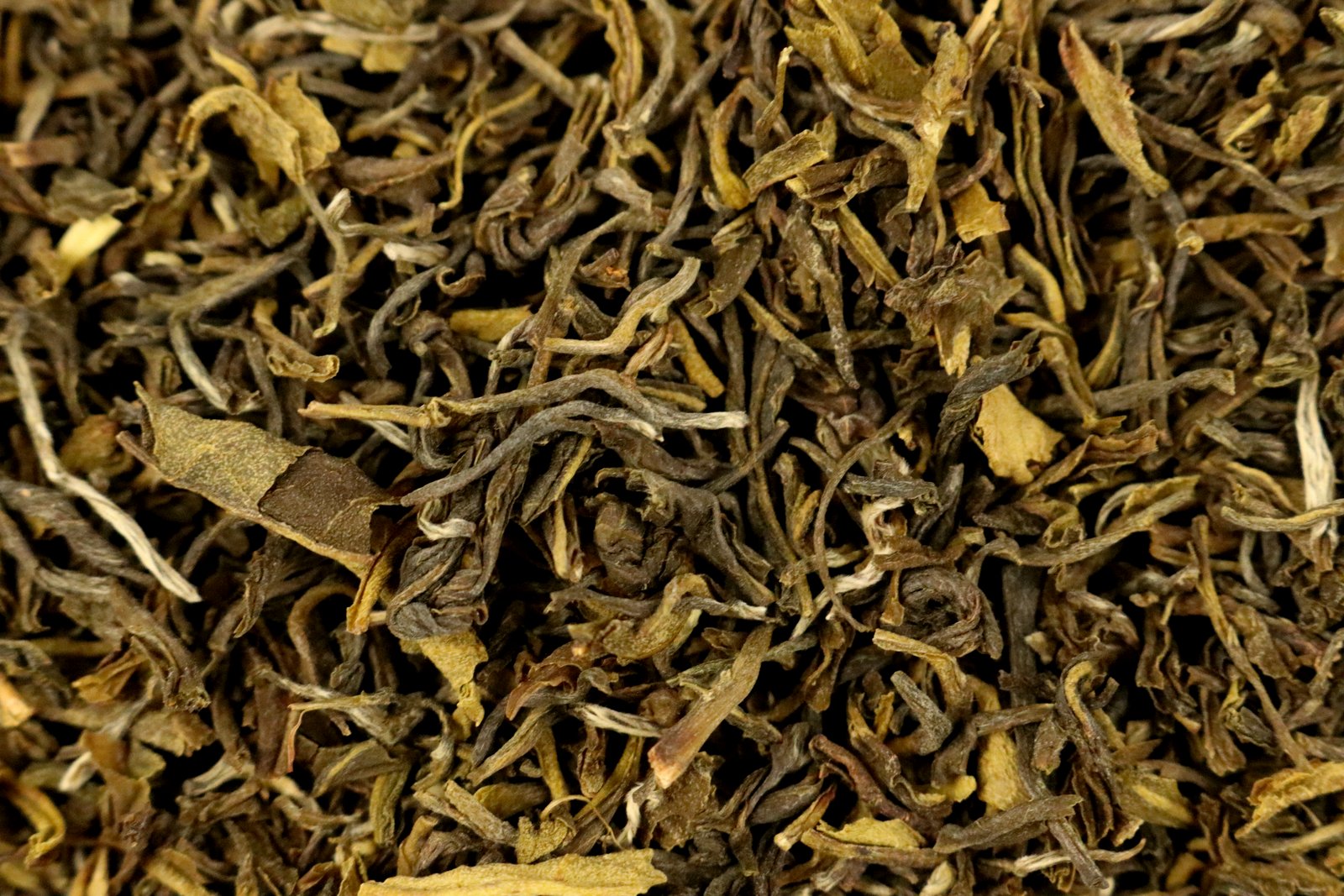 Nepal Kanchanjangha FTGFOP Grade 1 Green Organic Tea Gently Stirred