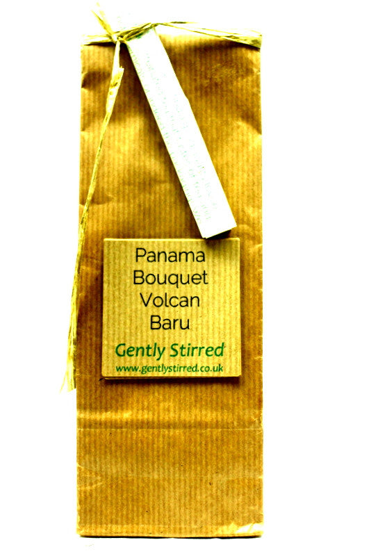 Panama - Boquete Volcán Barú - Medium Roasted - Whole Coffee Beans - Wonderful Aroma - Gently Stirred