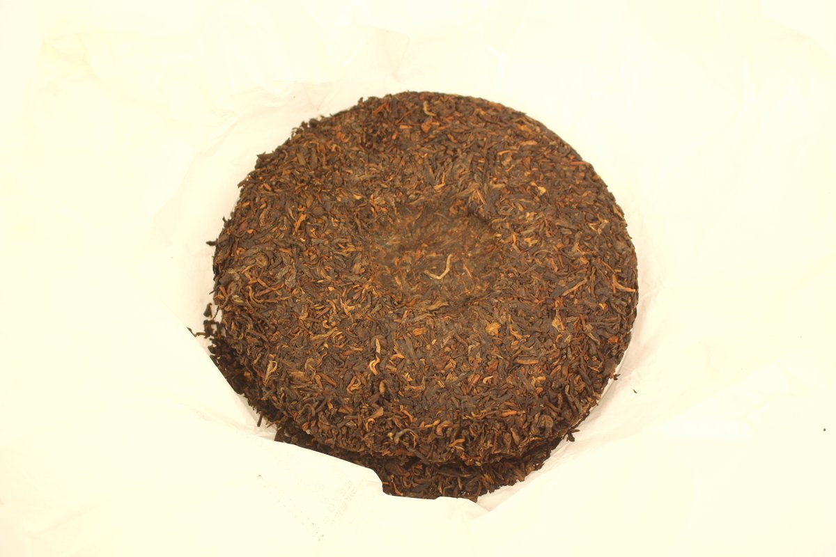 Yunnan Pu-Erh Cake Shou 2015 Ban Zhang Mountain Tea Gently Stirred