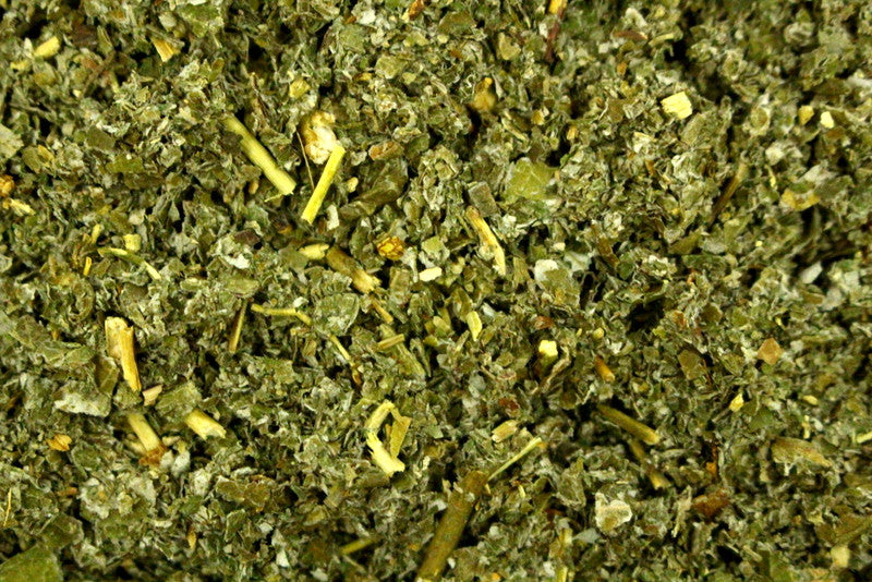 Raspberry Leaf Tea - Reduce Water Retention And High Blood Pressure - A Pleasant Summer Drink - Gently Stirred