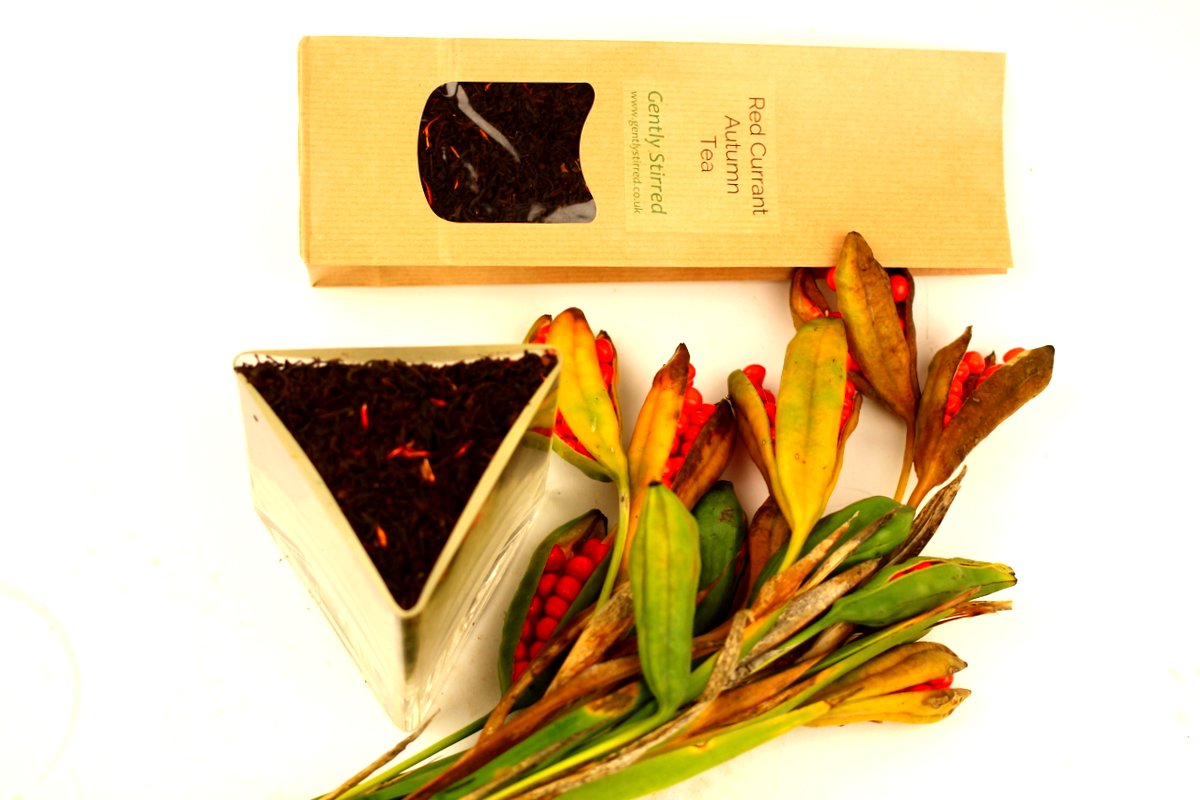 Red Currant Flavoured Tea Ceylon Loose Leaf Fruit Flavoured Black Tea Gently Stirred