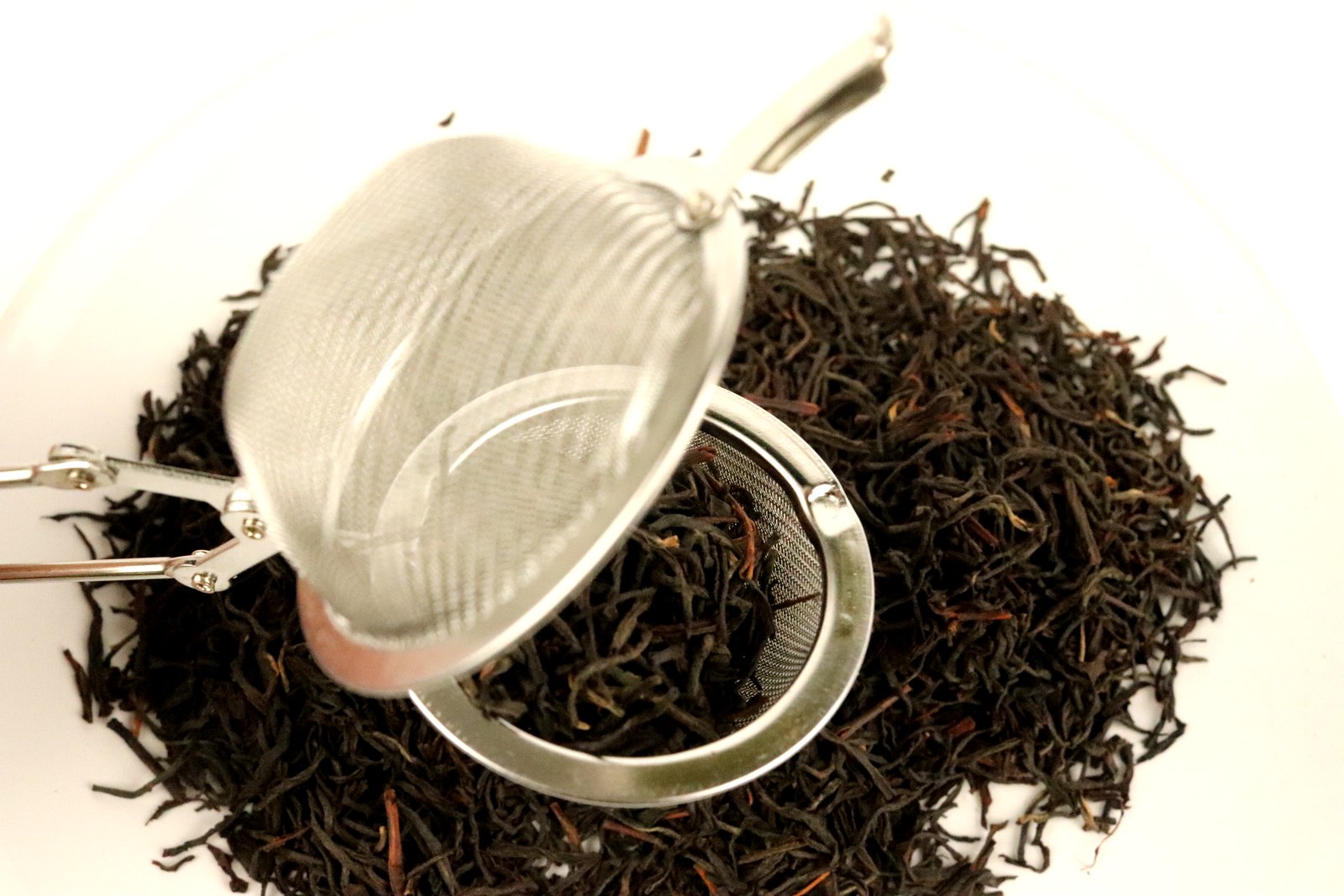 Stainless Steel Tea Ball Reusable Tea Bag Gently Stirred