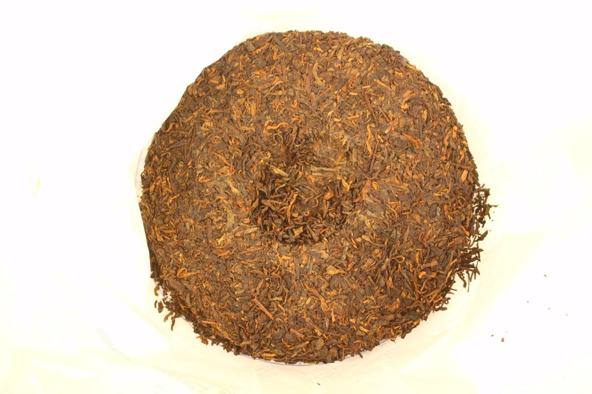 Yunnan Pu-Erh Cake Shou 2015 Nan Nuo Mountain Tea Gently Stirred